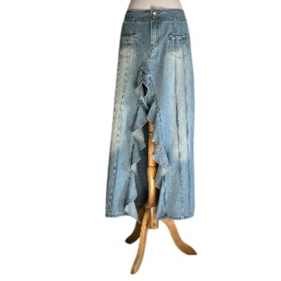 EDIKTED VALENCIA RUFFLED SLIT FRONT DENIM MAXI SKIRT BLUE SIZE MEDIUM - Picture 4 of 13